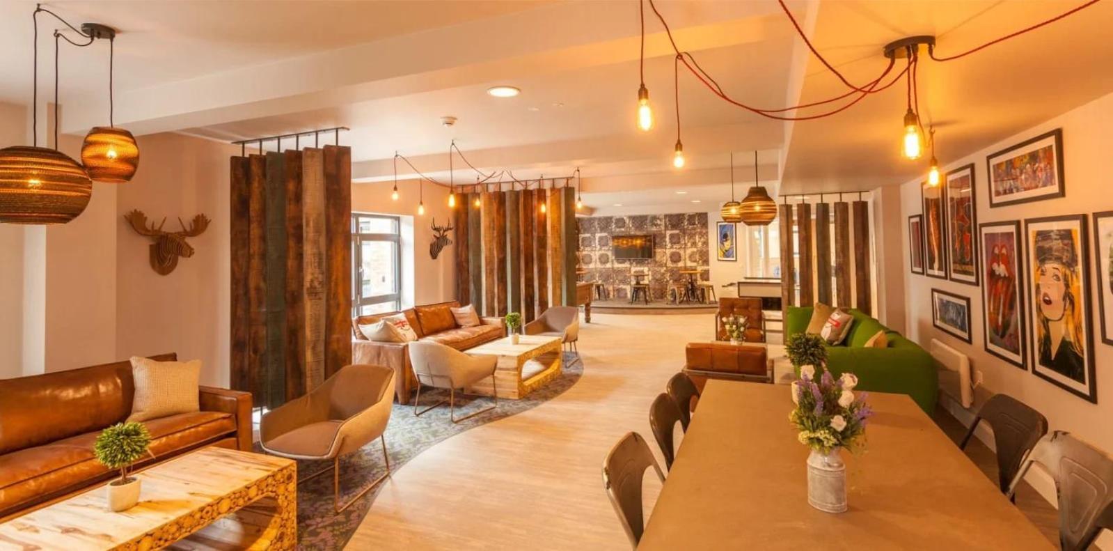 Lavish At House In Exclusive For Students *